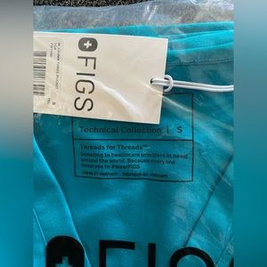 Figs scrub Catarina top. Teal